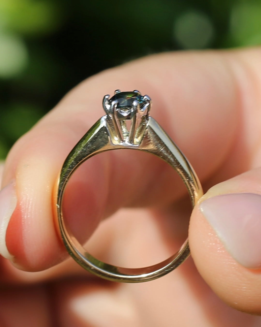 0.55ct Australian Parti Sapphire, 6 Claw Setting, 9ct White and Yellow Gold, size 7 or O, 3.52g