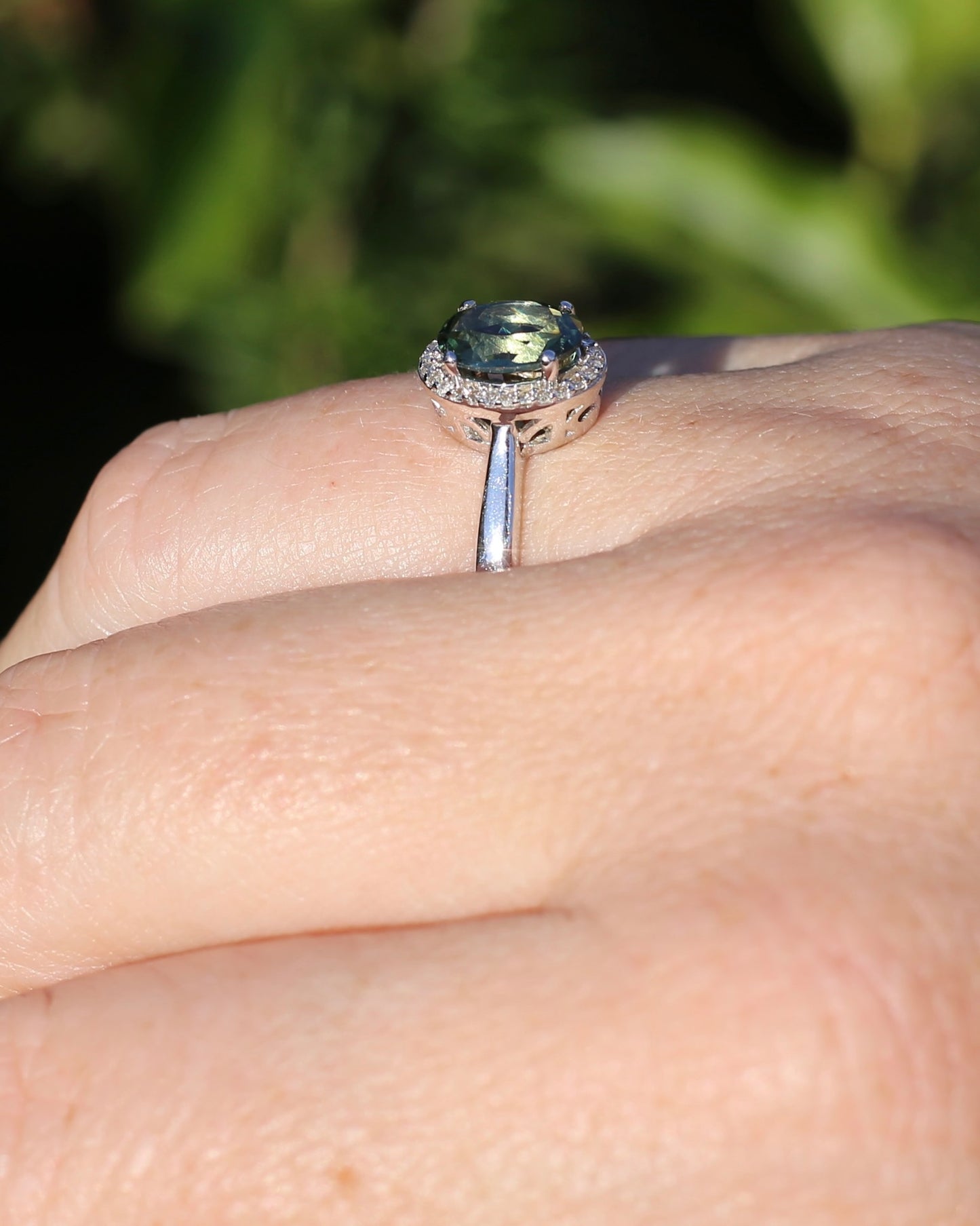 1.48ct Australian Parti Sapphire and SIngle Cut Diamond Halo, 10ct White Gold, size O or 7.25, 3.71g