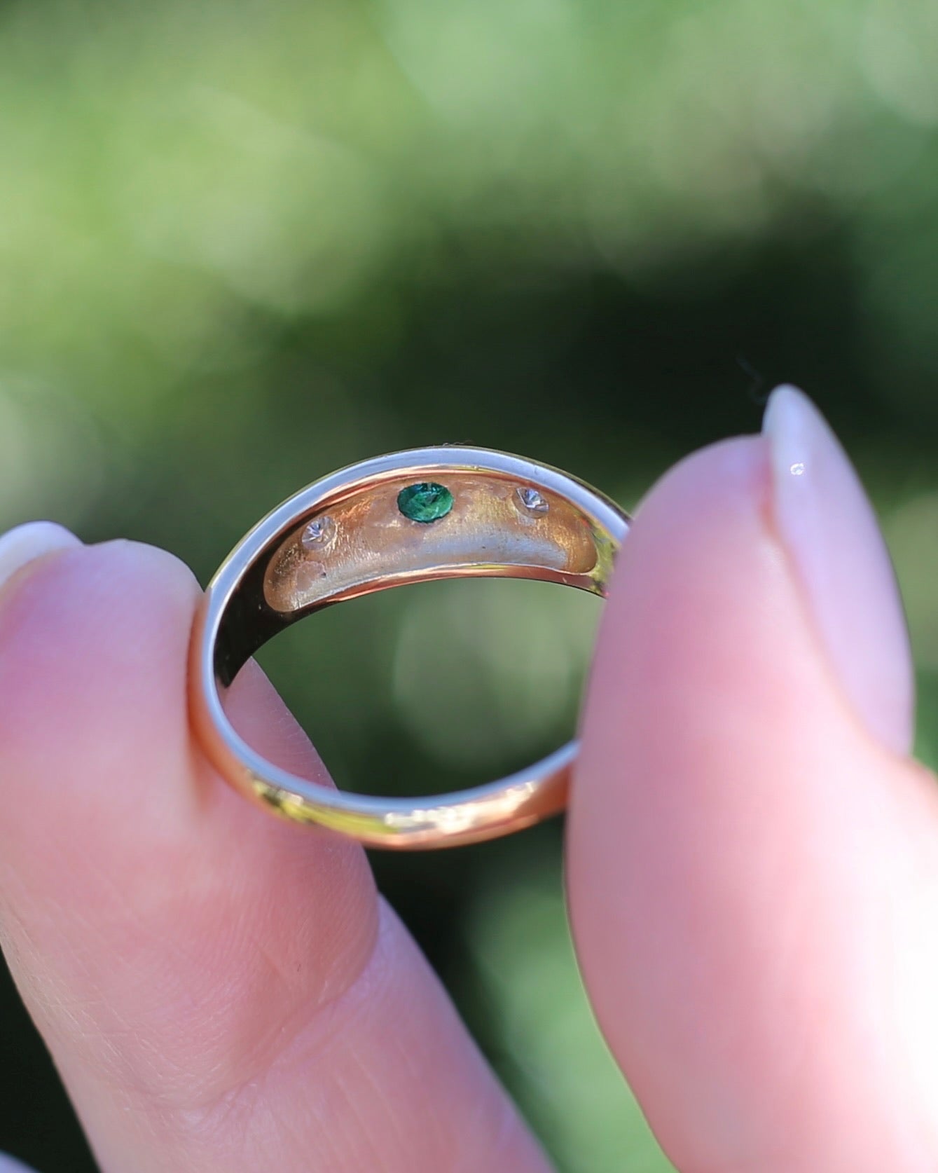 1975 Made Natural Emerald and Diamond Star Set Trilogy, 18ct Yellow Gold, size 7.75 or just under P1/4