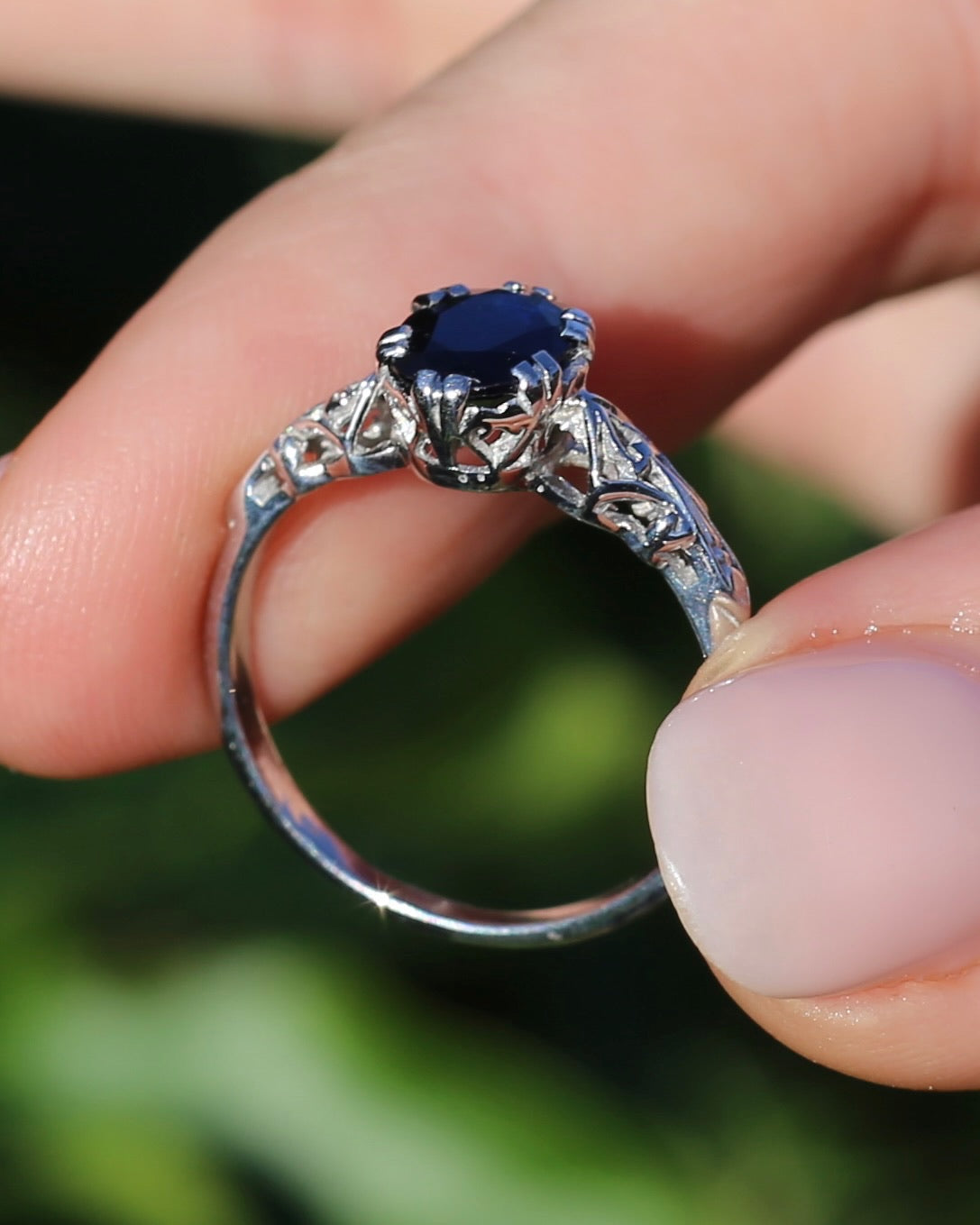 1.3ct Natural Blue Australian Sapphire, in a Vintage Double Claw Set 9ct White Gold Filigree Ring, size P or 7.75, 2.45g
