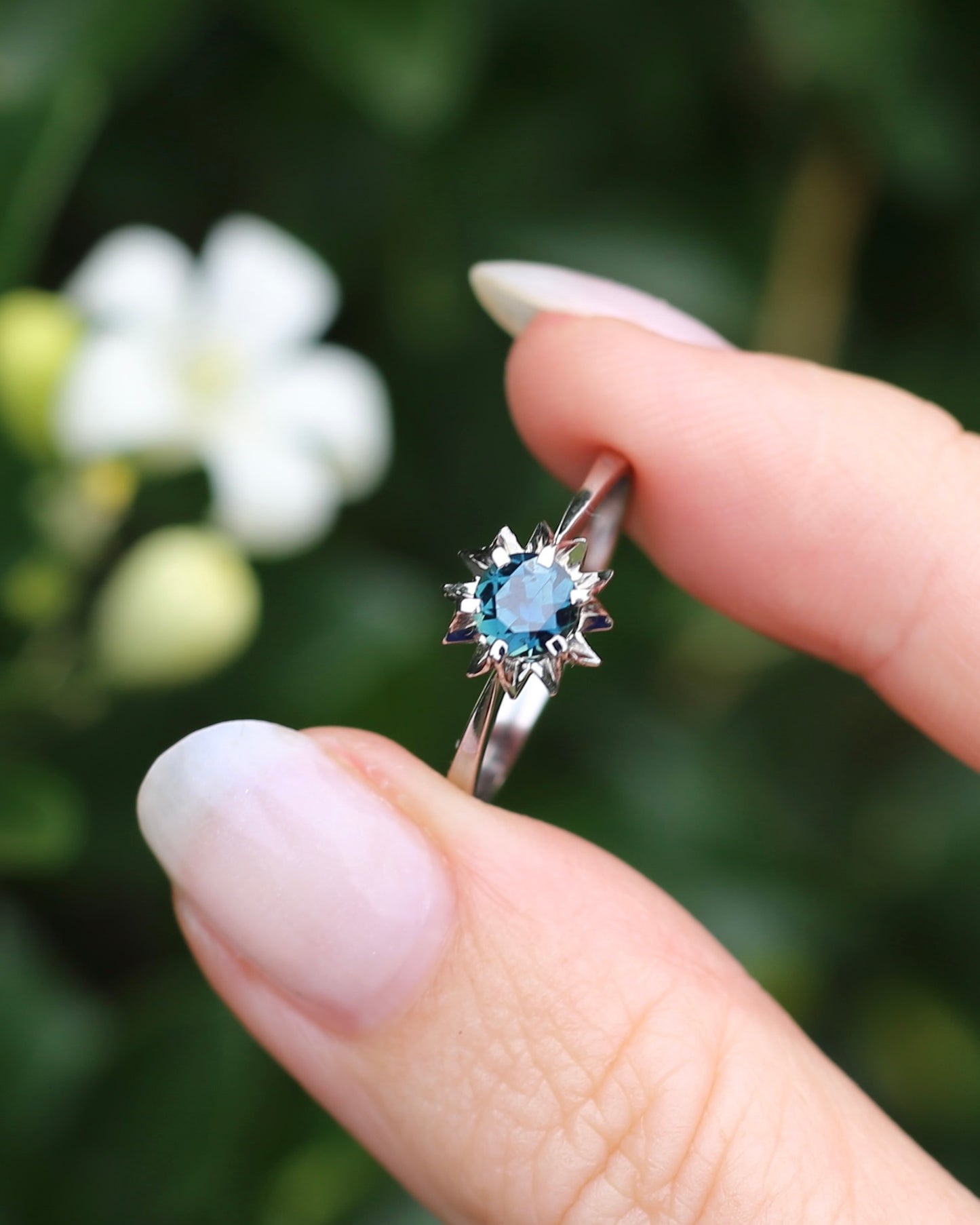 Teal and Bluey Purple Parti Sapphire Solitaire, 18ct White Gold, size R or 8.5