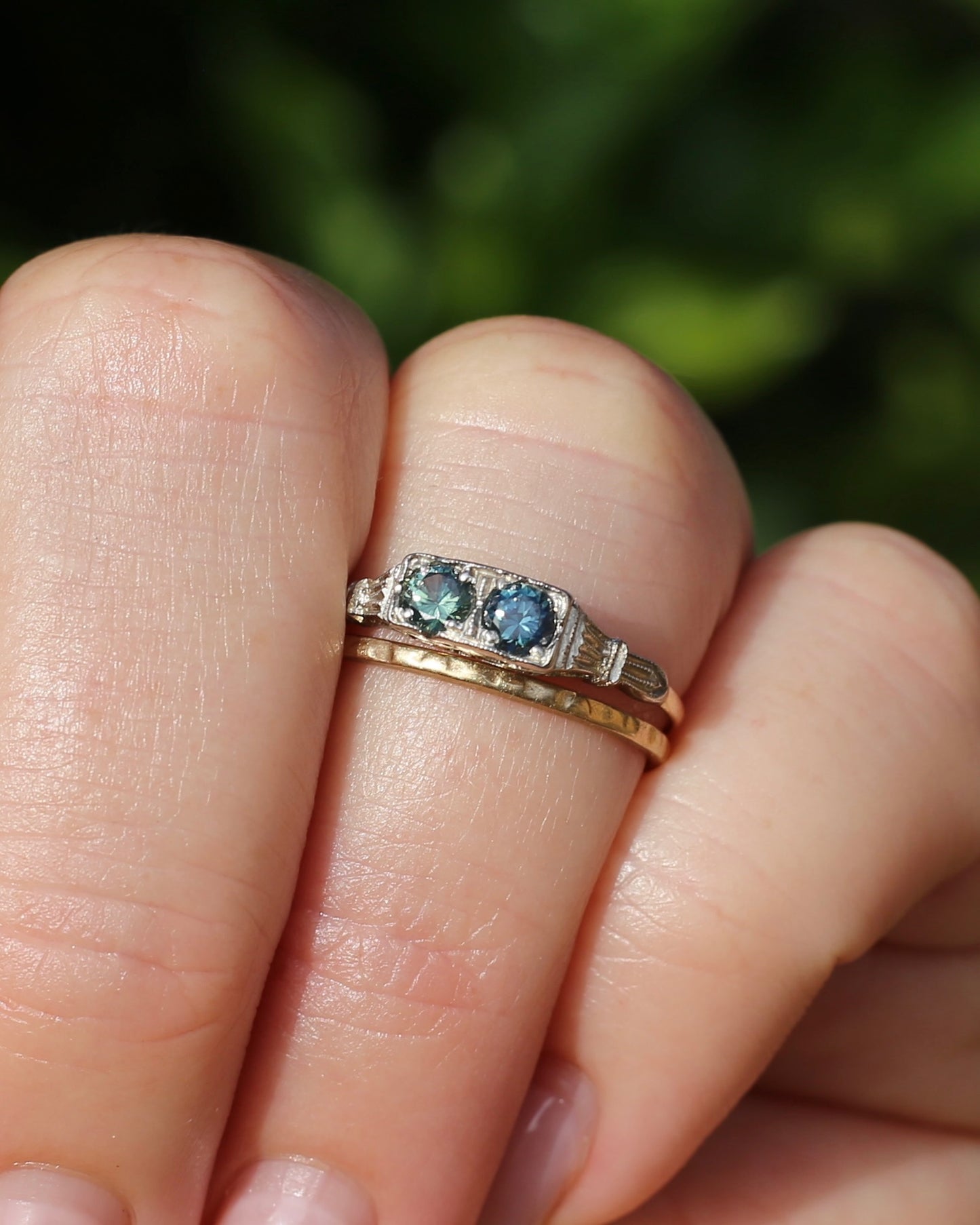ON HOLD Delicate Vintage Australian Parti Toi et Moi, 9ct White and Yellow Gold, size N or just over 6.75, 1.39g