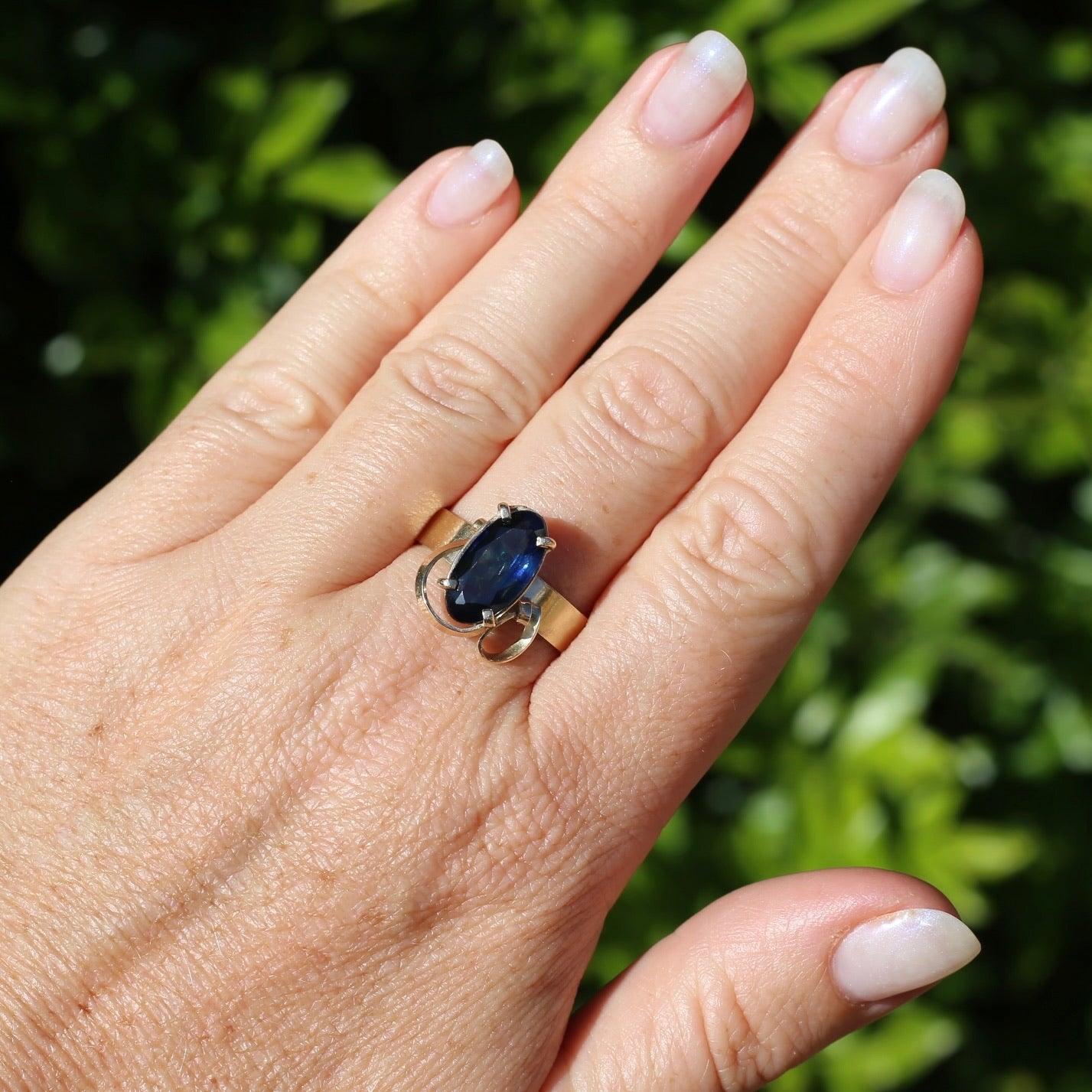1980s 4ct Australian Parti Sapphire Retro Ring, 9ct Yellow Gold, size X or 11.5 (easily sizeable) with valuation