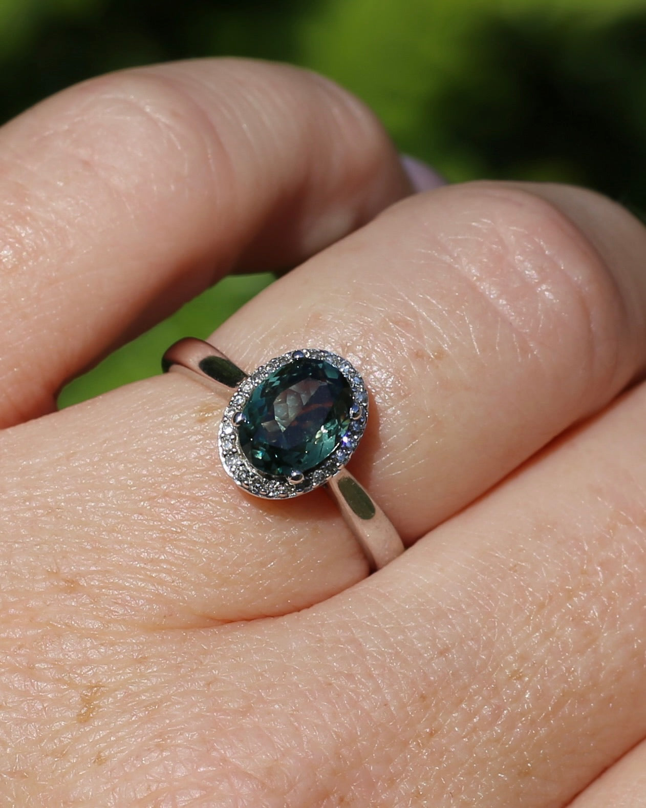 1.48ct Australian Parti Sapphire and SIngle Cut Diamond Halo, 10ct White Gold, size O or 7.25, 3.71g