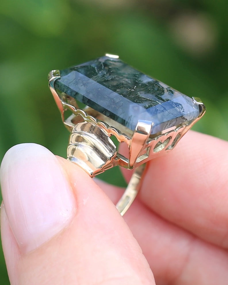 1963 London Made 14.5ct Moss Agate Cocktail Ring, 9ct Yellow Gold, size M or 6.25, 6.75g