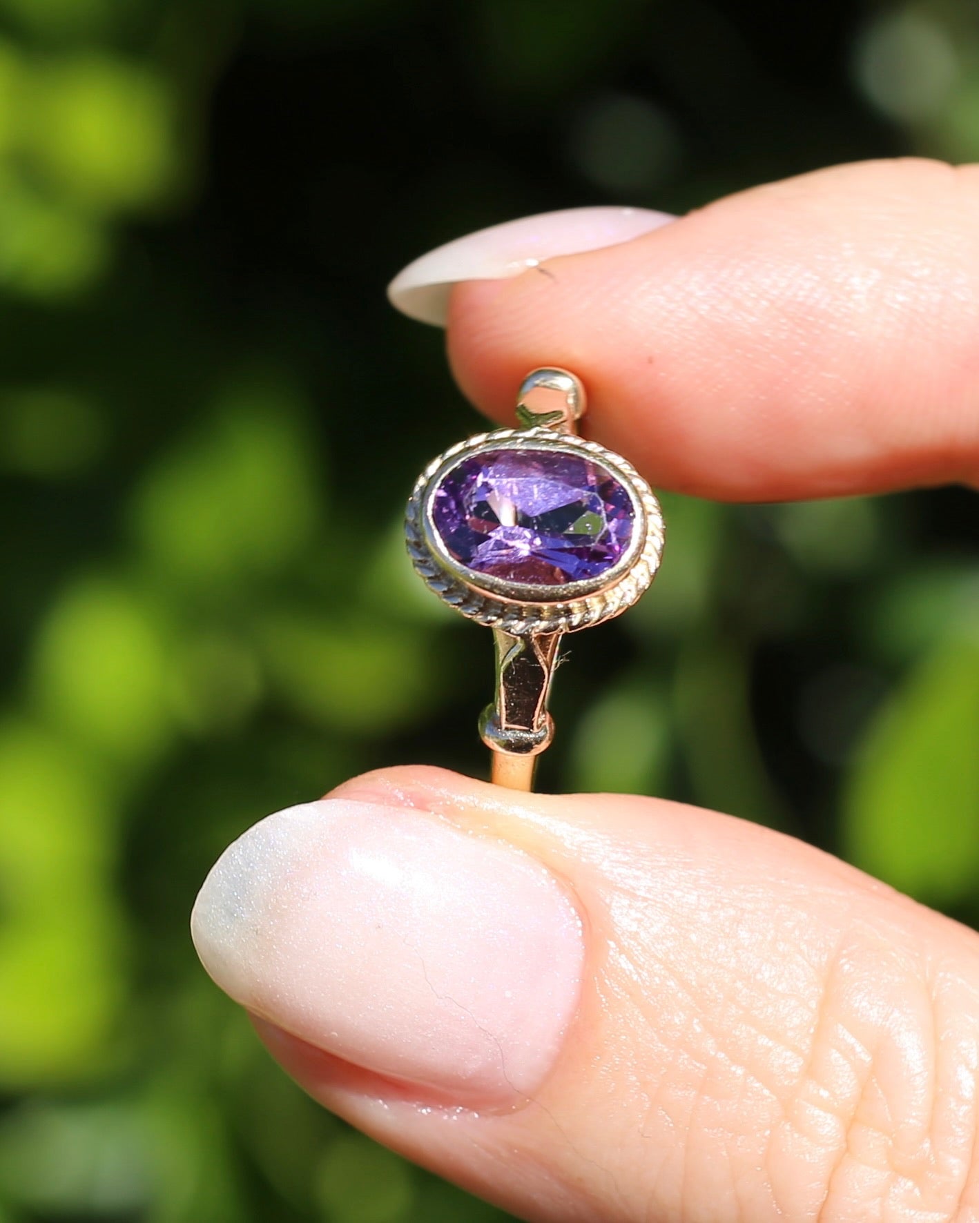 Bezel Set Oval Amethyst in Fabulous Rope Surround and Filigree base, 9ct Yellow Gold, size P1/2 or nearly 8