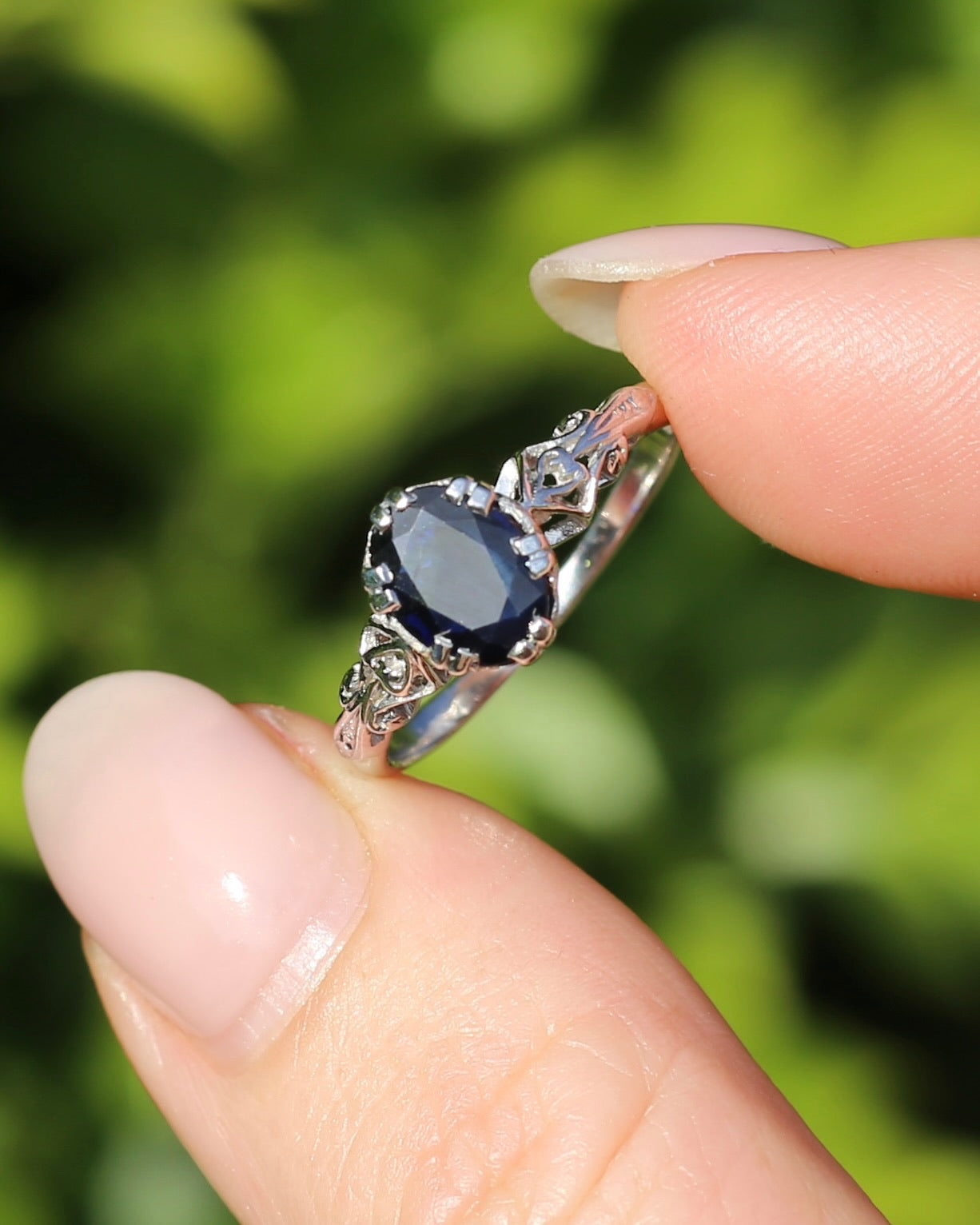 1.3ct Natural Blue Australian Sapphire, in a Vintage Double Claw Set 9ct White Gold Filigree Ring, size P or 7.75, 2.45g