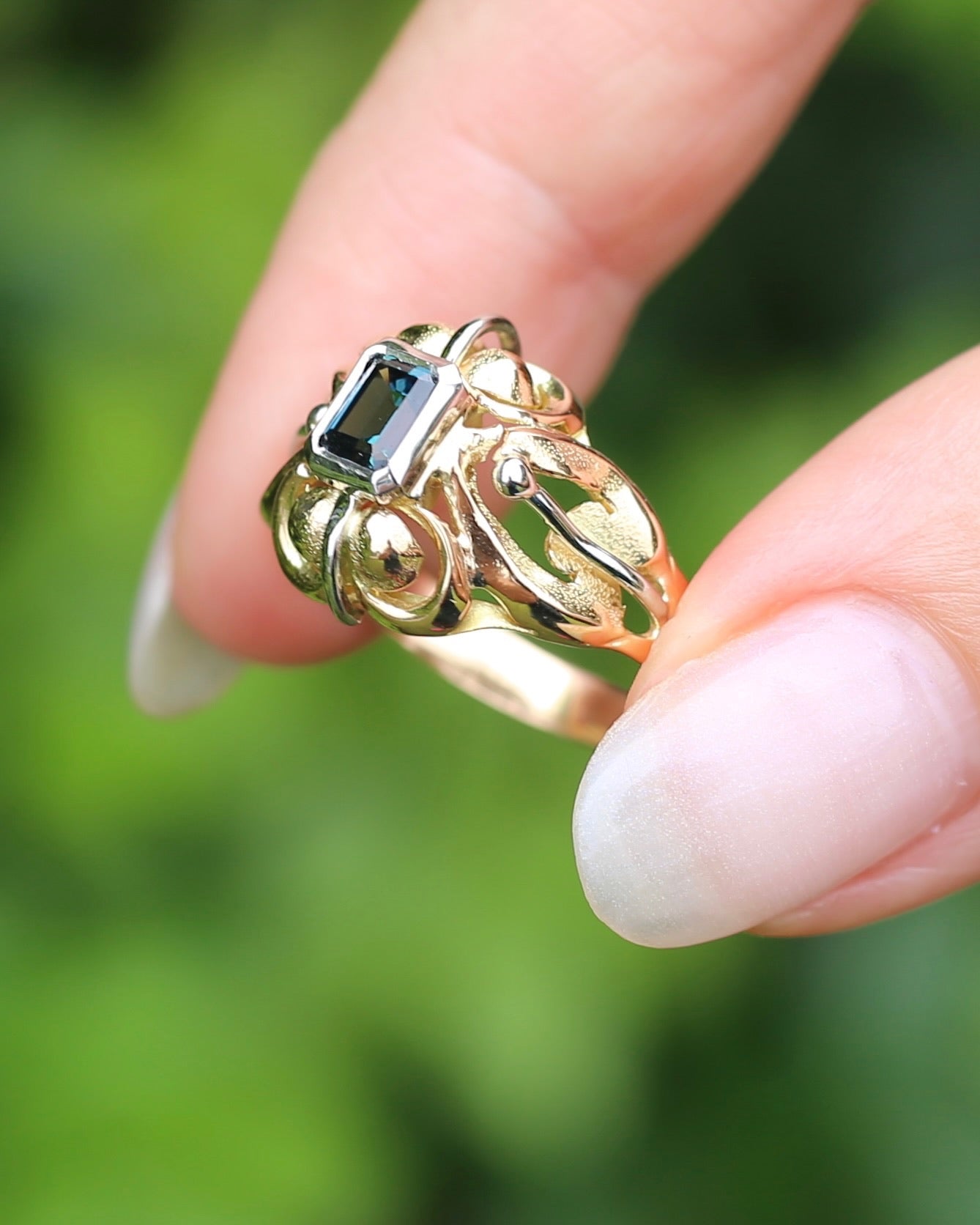 East African Emerald Cut Teal Parti Sapphire in 1940s Italian Made 18ct Mixed Metal Handmade ring, size S or 9.25 with valuation