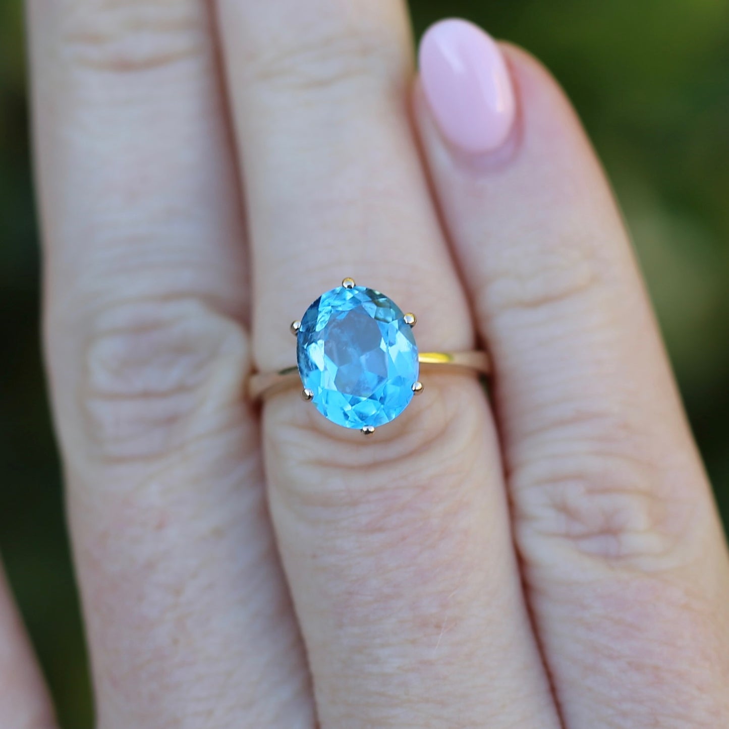 Vintage 4.5ct Oval Blue Topaz Claw Set Ring, 9ct Yellow Gold, size 6 or L1/2