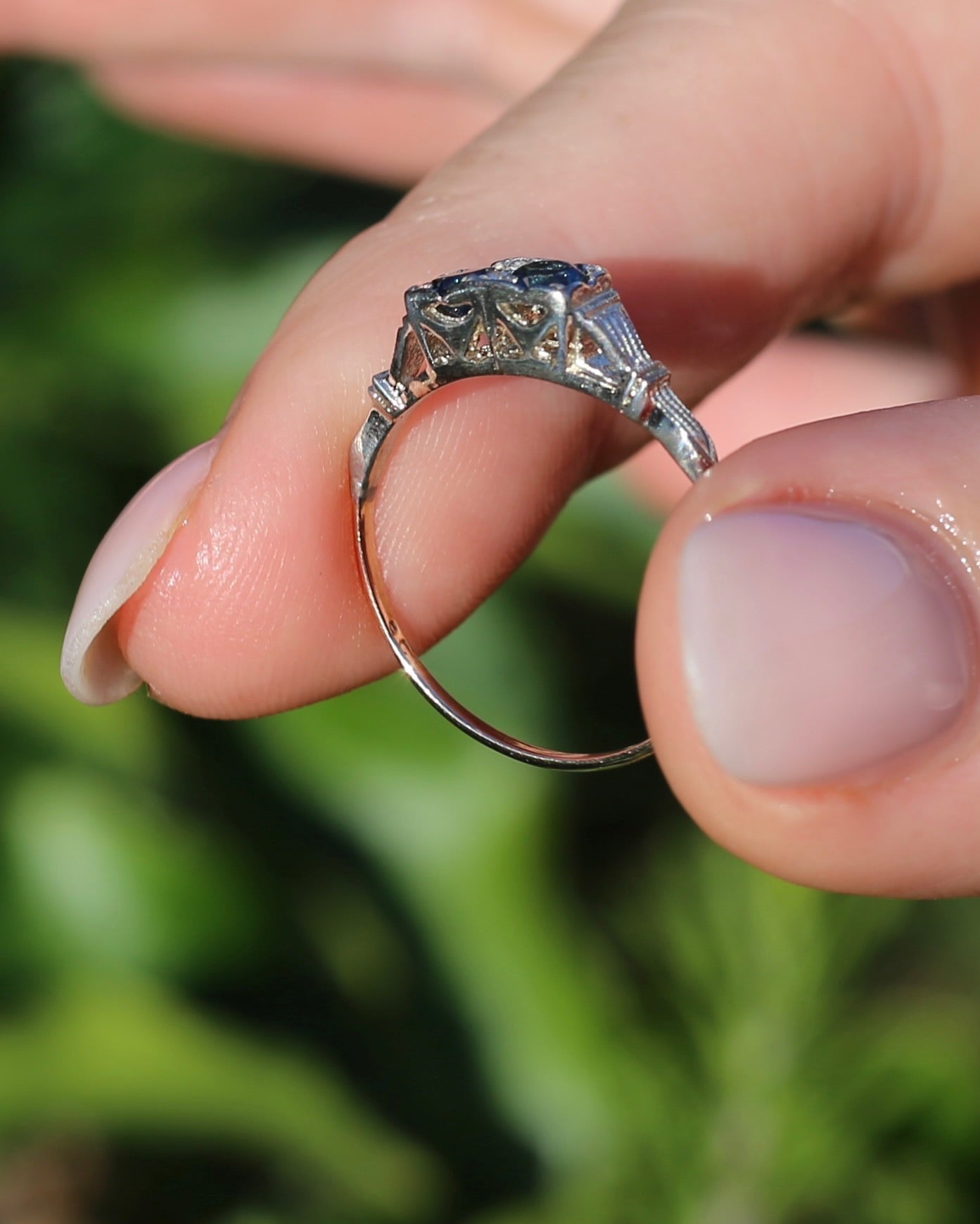 ON HOLD Delicate Vintage Australian Parti Toi et Moi, 9ct White and Yellow Gold, size N or just over 6.75, 1.39g