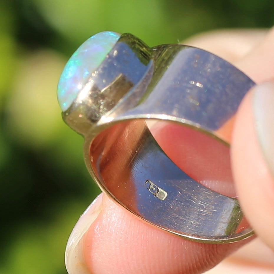 Vintage Bezel Set Opal Cabachon in Rosey 9ct Gold Ring, Size 8 or Q fits more like a P or just over 7.5