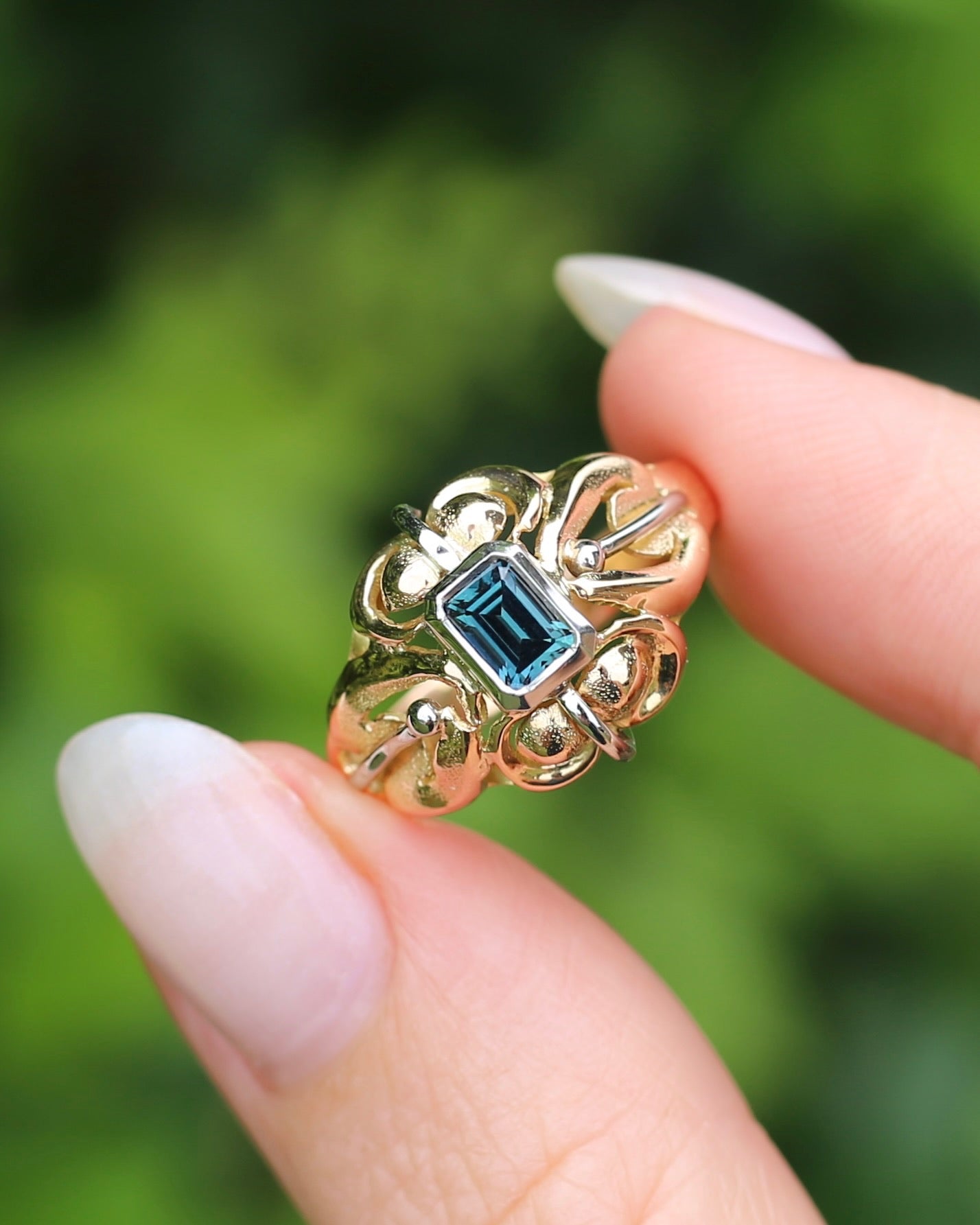 East African Emerald Cut Teal Parti Sapphire in 1940s Italian Made 18ct Mixed Metal Handmade ring, size S or 9.25 with valuation