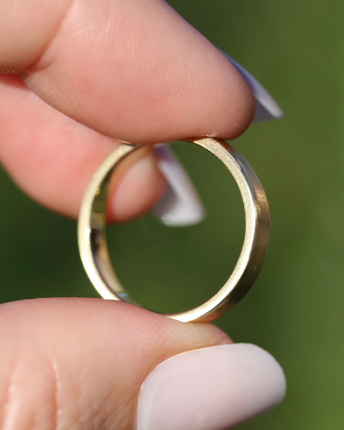 3.6mm Flat 9ct Wedder, 9ct Yellow Gold, size Q or just over 8, 3.63g