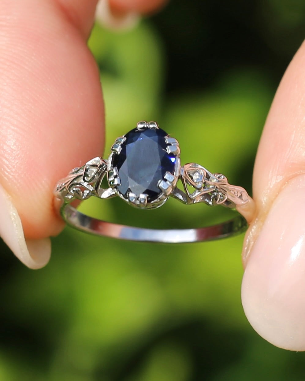 1.3ct Natural Blue Australian Sapphire, in a Vintage Double Claw Set 9ct White Gold Filigree Ring, size P or 7.75, 2.45g