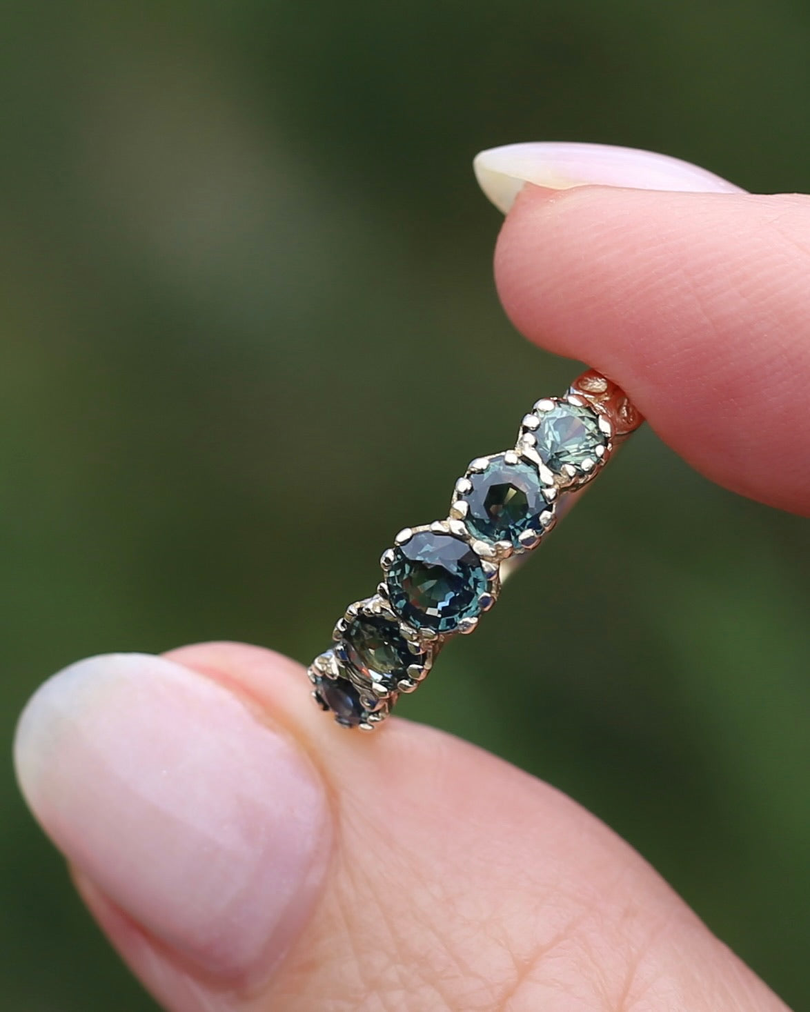 1.58ct Parti 5 Stone Multi Claw Set Vintage Ring, 9ct Yellow Gold, size P or 7.5