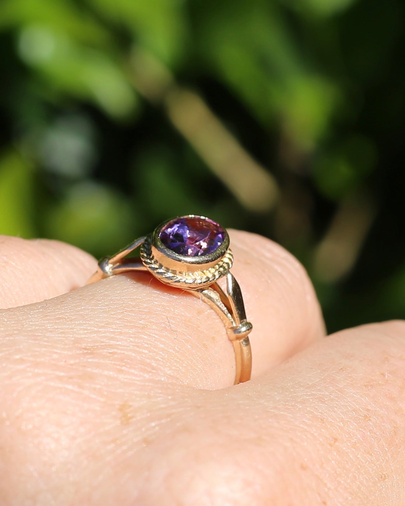Bezel Set Oval Amethyst in Fabulous Rope Surround and Filigree base, 9ct Yellow Gold, size P1/2 or nearly 8