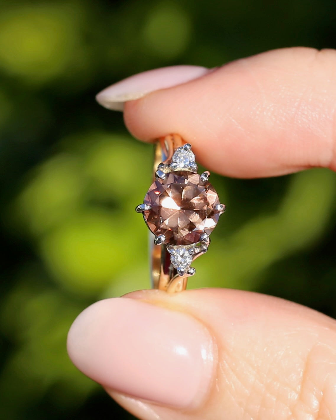 Vintage Circa 1960s 3.44ct Zircon and Diamond Trilogy, 9ct Yellow and White Gold, size 8 or Q, 3.95g