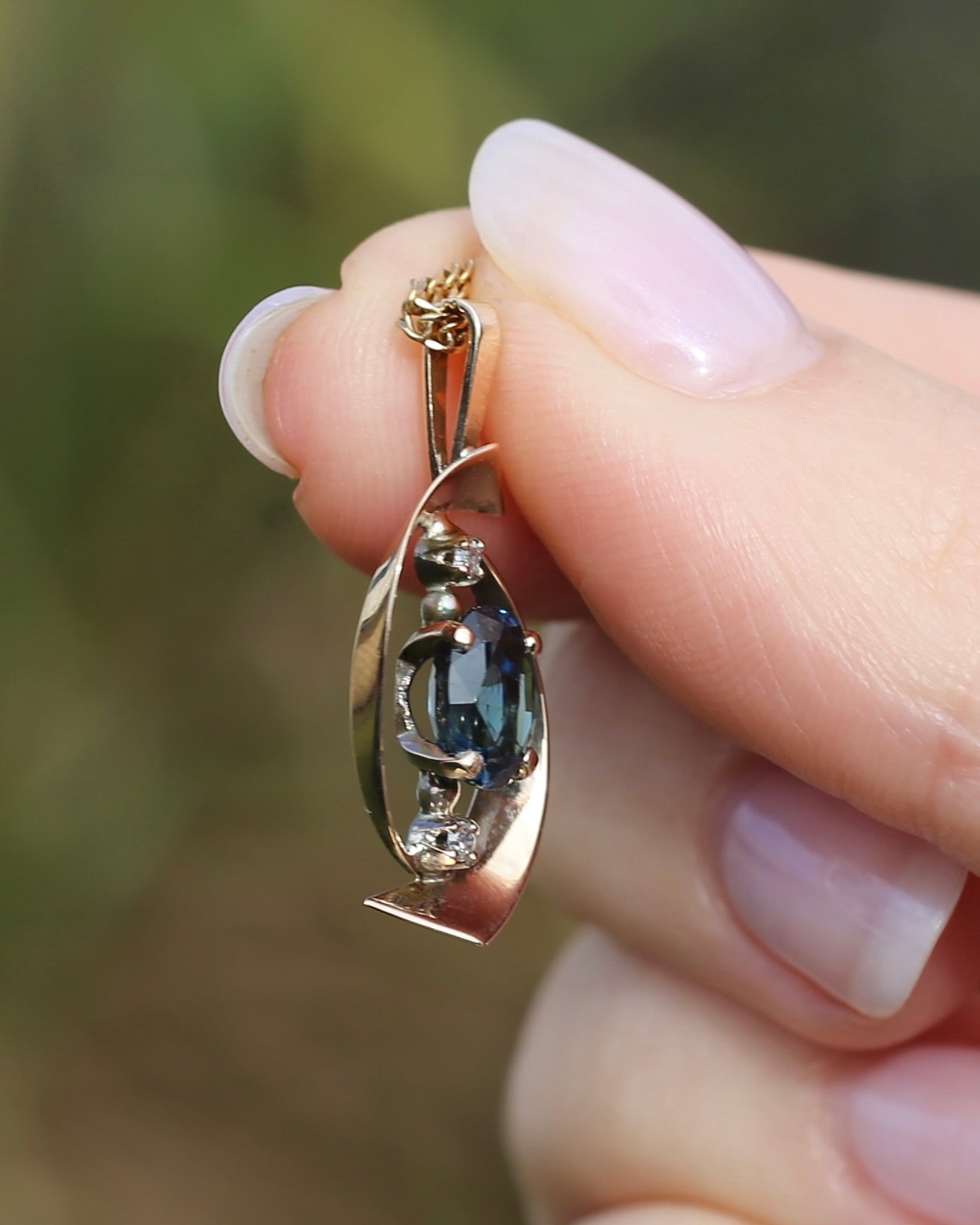 1.5ct Natural Blue Sapphire and Diamond Vintage Pendant, 9ct Yellow Gold, 1.57g