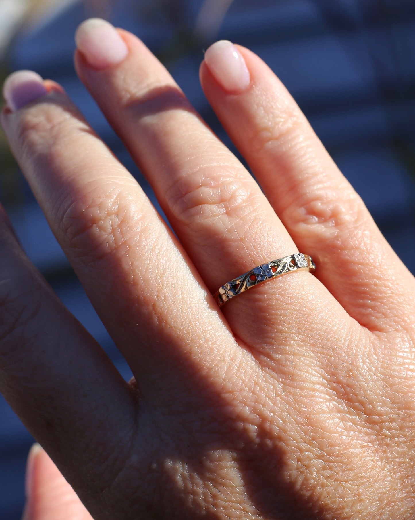 Pristine Vintage Mixed Metal Floral Wedder, 18ct Yellow and White Gold, size 8 or just over P1/2
