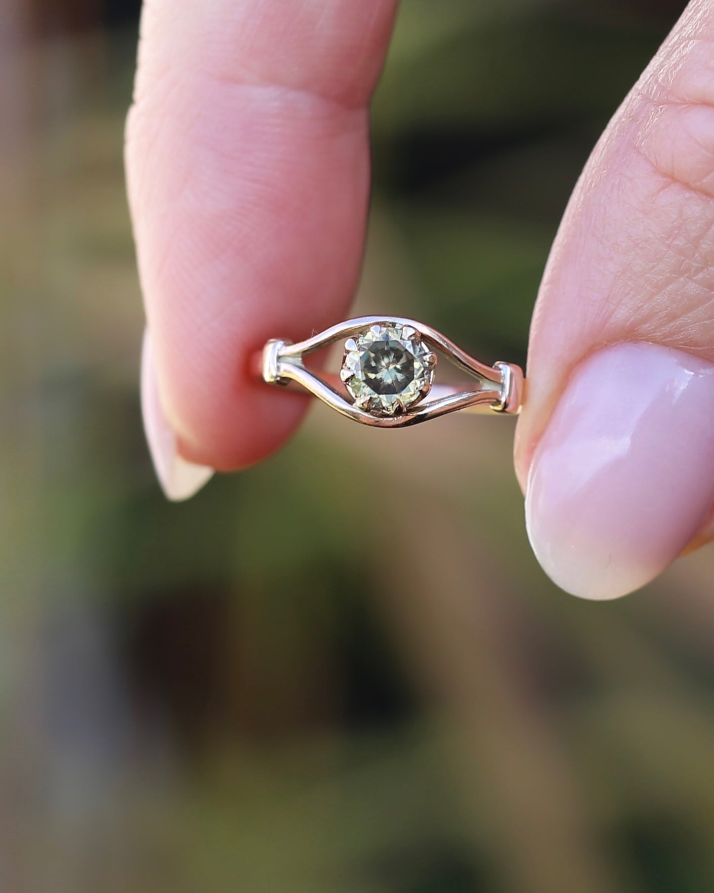 East African Green Zircon, Vintage 8 Claw Setting, Old Rosey Gold, size M1/2 or 6.5