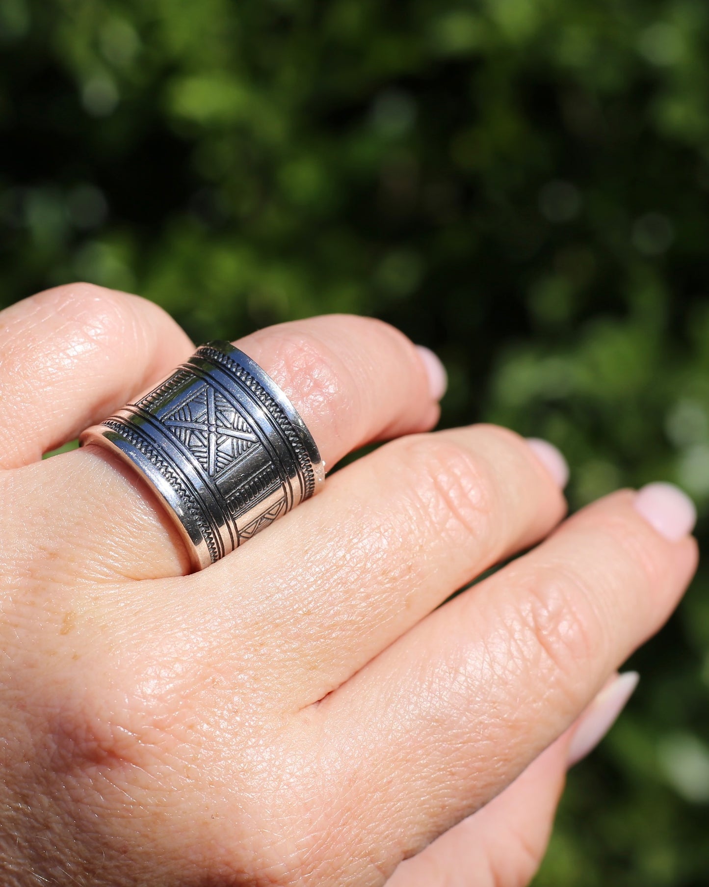 Wide Sterling Silver Etched Cigar Band, Comfort Fit Back, size P or 7.5 (fits more like an O or 7)