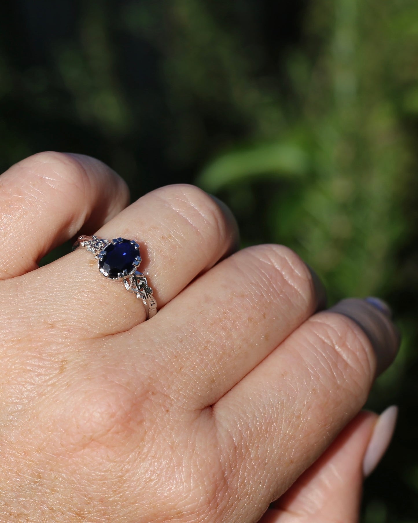 1.3ct Natural Blue Australian Sapphire, in a Vintage Double Claw Set 9ct White Gold Filigree Ring, size P or 7.75, 2.45g