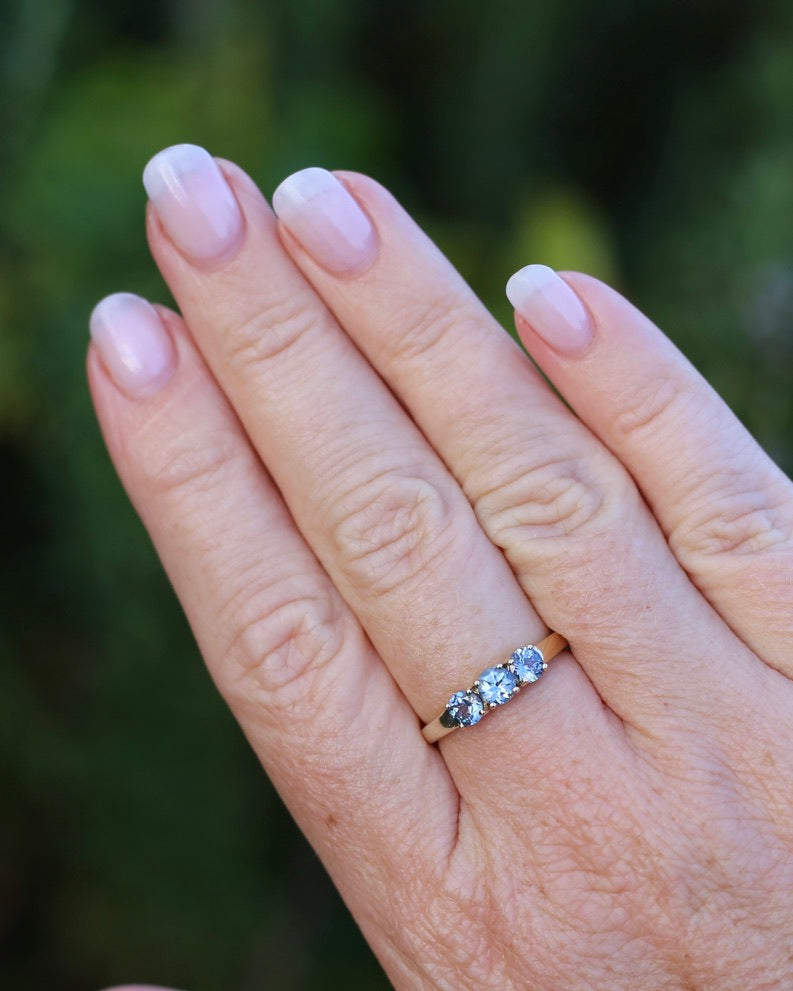 1.5ct Pale Cornflower Blue Parti Trilogy, Claw Set 9ct Yellow Gold, size Q or 8.25, 2.17g