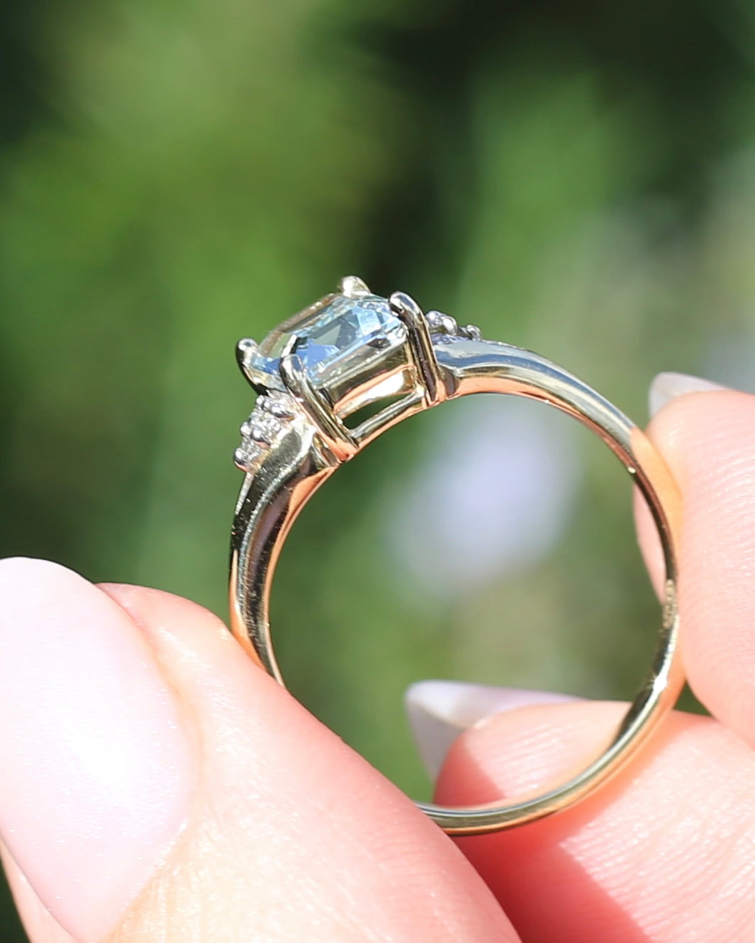 1.4ct Emerald Cut Aquamarine with Natural Diamond Set Split Shoulders, 9ct Yellow Gold, size 8 or Q, 2.31g