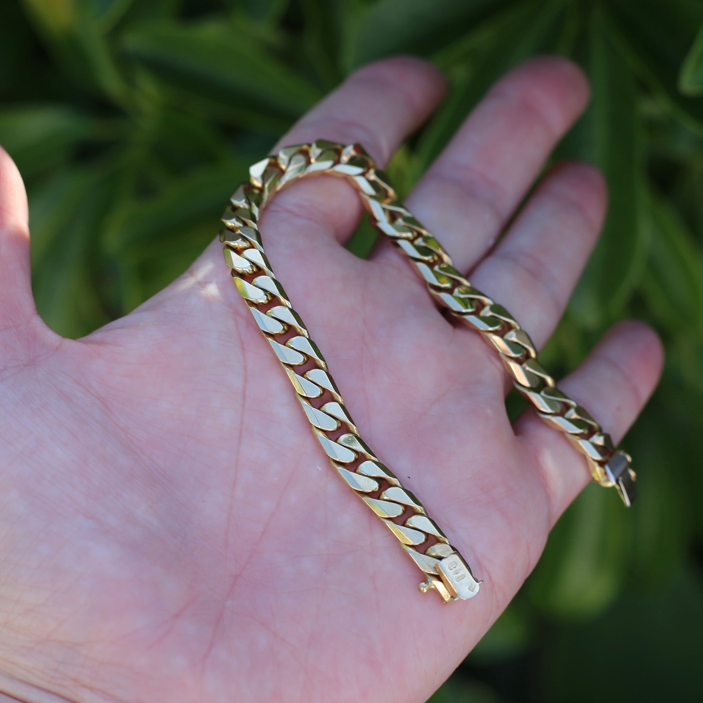 Italian 18ct Gold Curb Bracelet, 19cm 7.5 inches and 40.3g