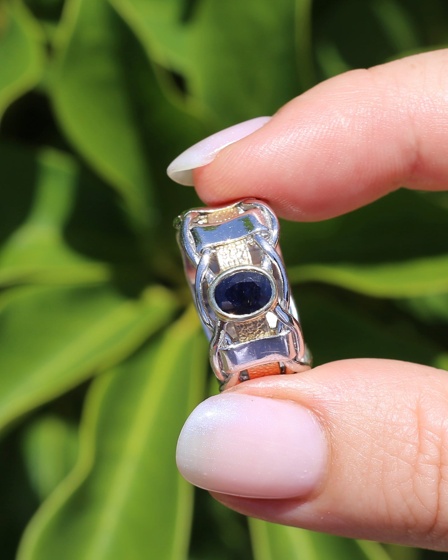 Mixed Metal Bezel Set Natural Sapphire Chunky Textured Ring in 9ct Yellow Gold and Sterling Silver, size R ot 8.5 (fits like P1/2 or 8), 8.77g