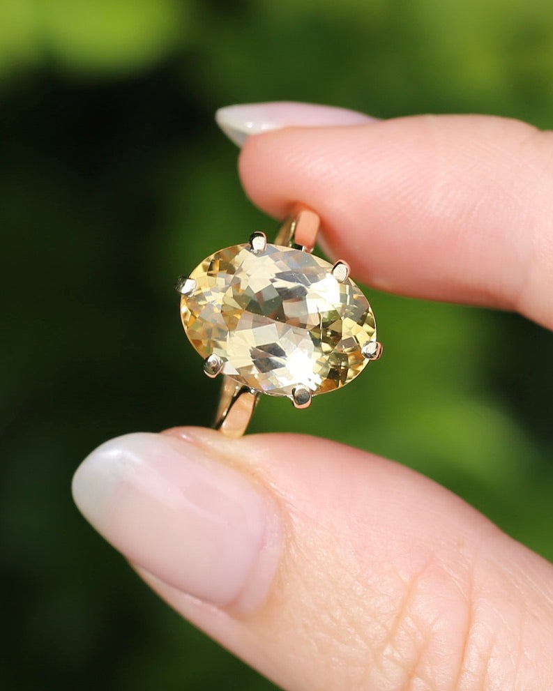 7.1ct Heliodor (Golden Beryl) in Vintage 1978 London Made Ring, 9ct Yellow Gold, size P or 7.75, 4.41g with valuation