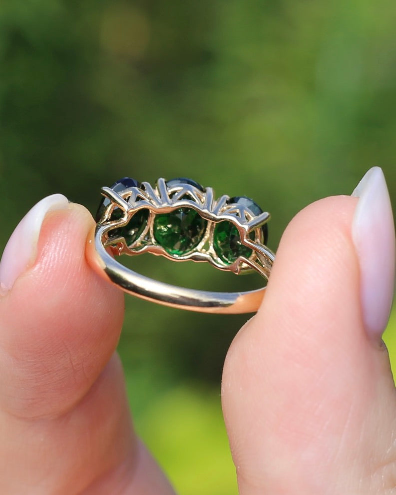 Glorious 5.18ct Tsavorite Green Garnet Trilogy Ring, 9ct Yellow Gold, size O1/2 or just over 7.25, 2.9g, with valuation