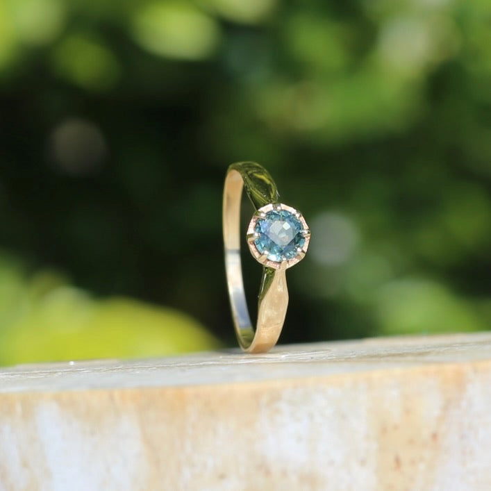 Seafoam Sapphire Solitaire in 8 Claw Setting, 9ct Yellow Gold, size L or just under 5.5