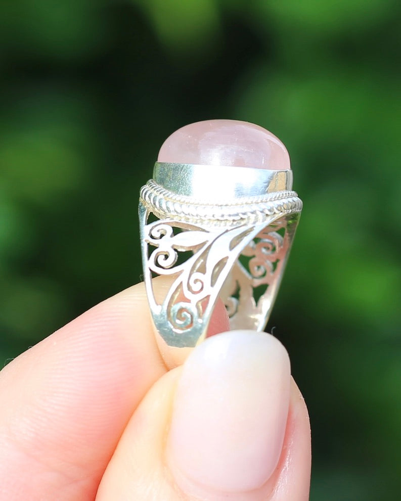 Rose Quartz Cabochon Ring, Sterling Silver, size P or 7.5 - fits more like an O or 7.25, 6.3g