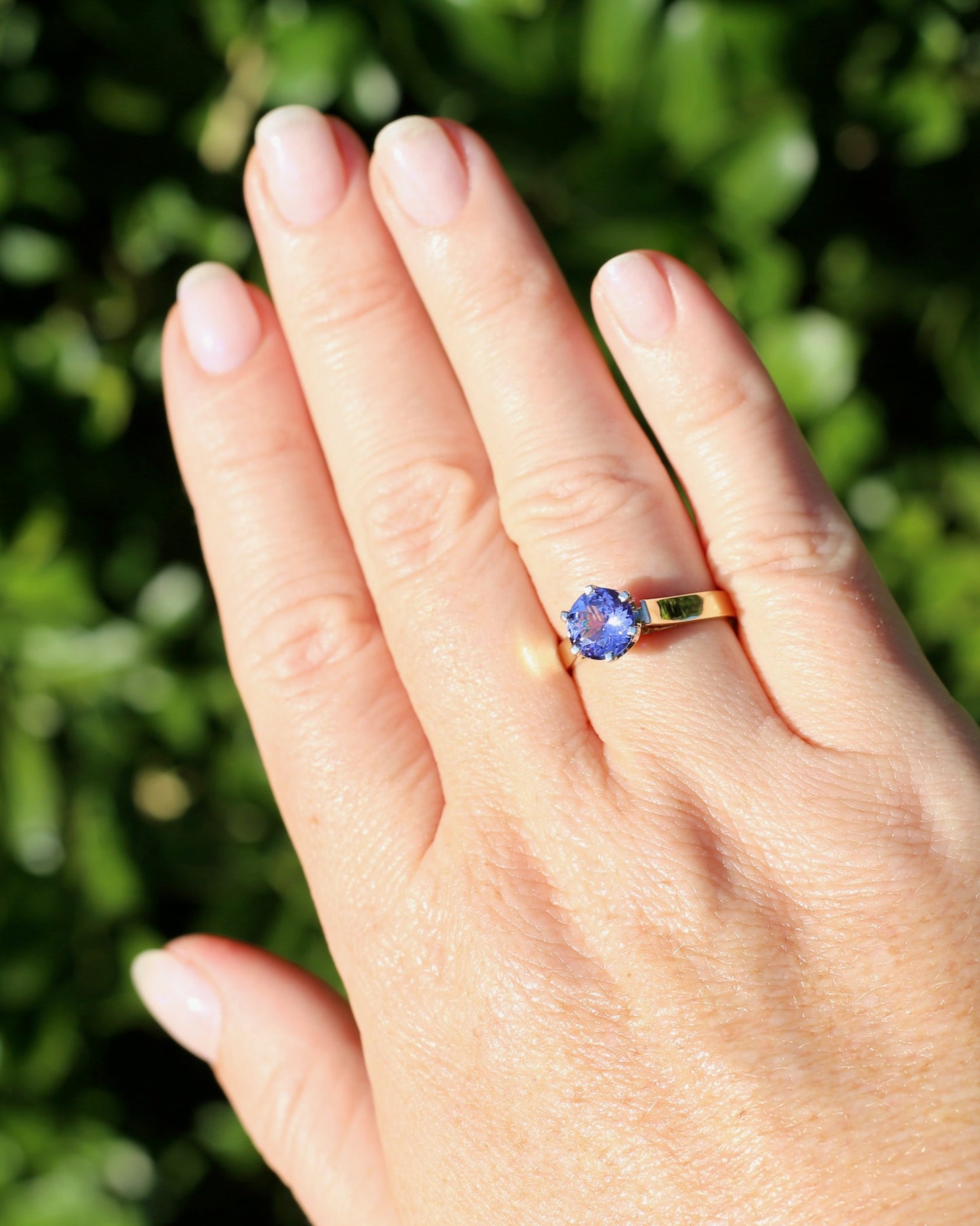 1.65ct Tanzanite in Vintage Mixed Metal 9ct White & Yellow Gold Ring, size Q1/2 or 8.25