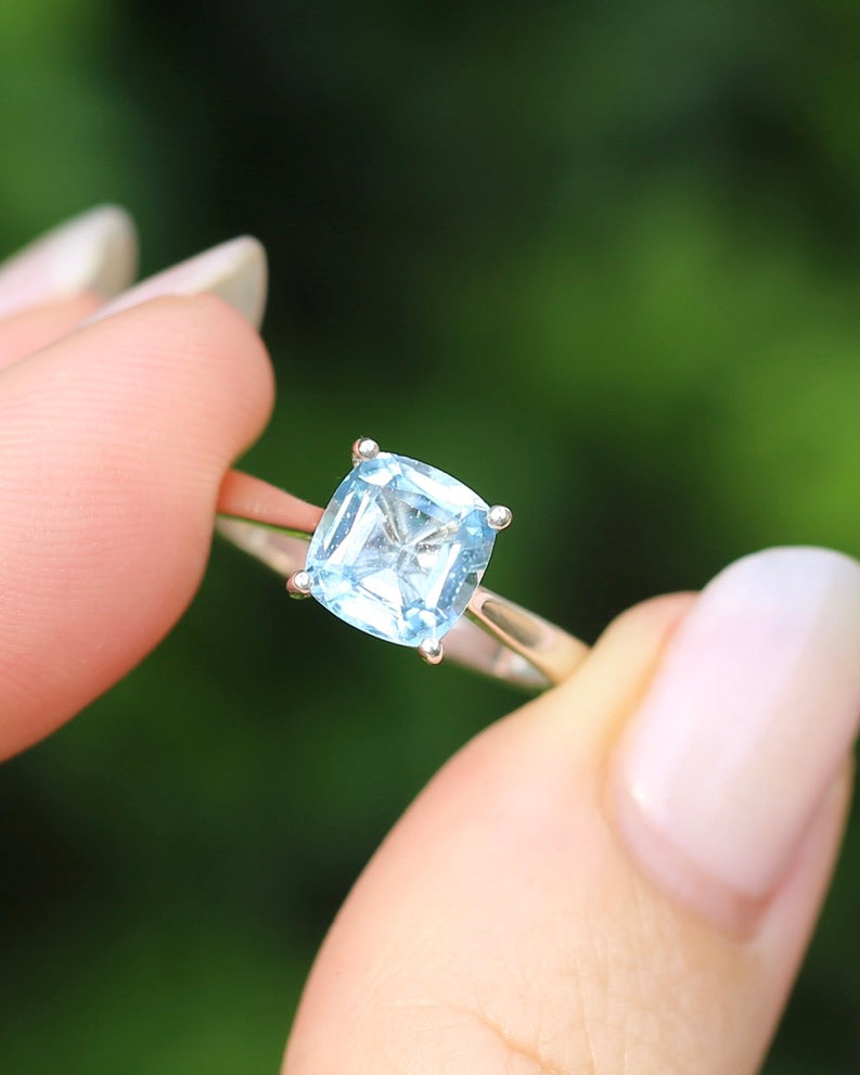 2.35ct Cushion Cut Blue Topaz Ring, Sterling Silver, size O1/2 or 7.25, 2.35g