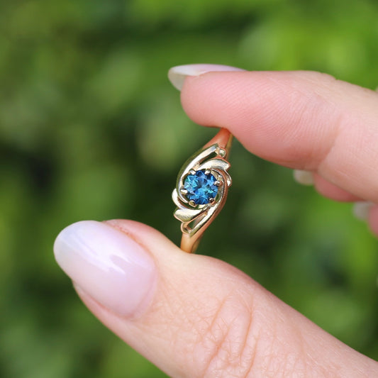 Peacock Parti Sapphire Ring, 9ct Yellow Gold, size 10 or U