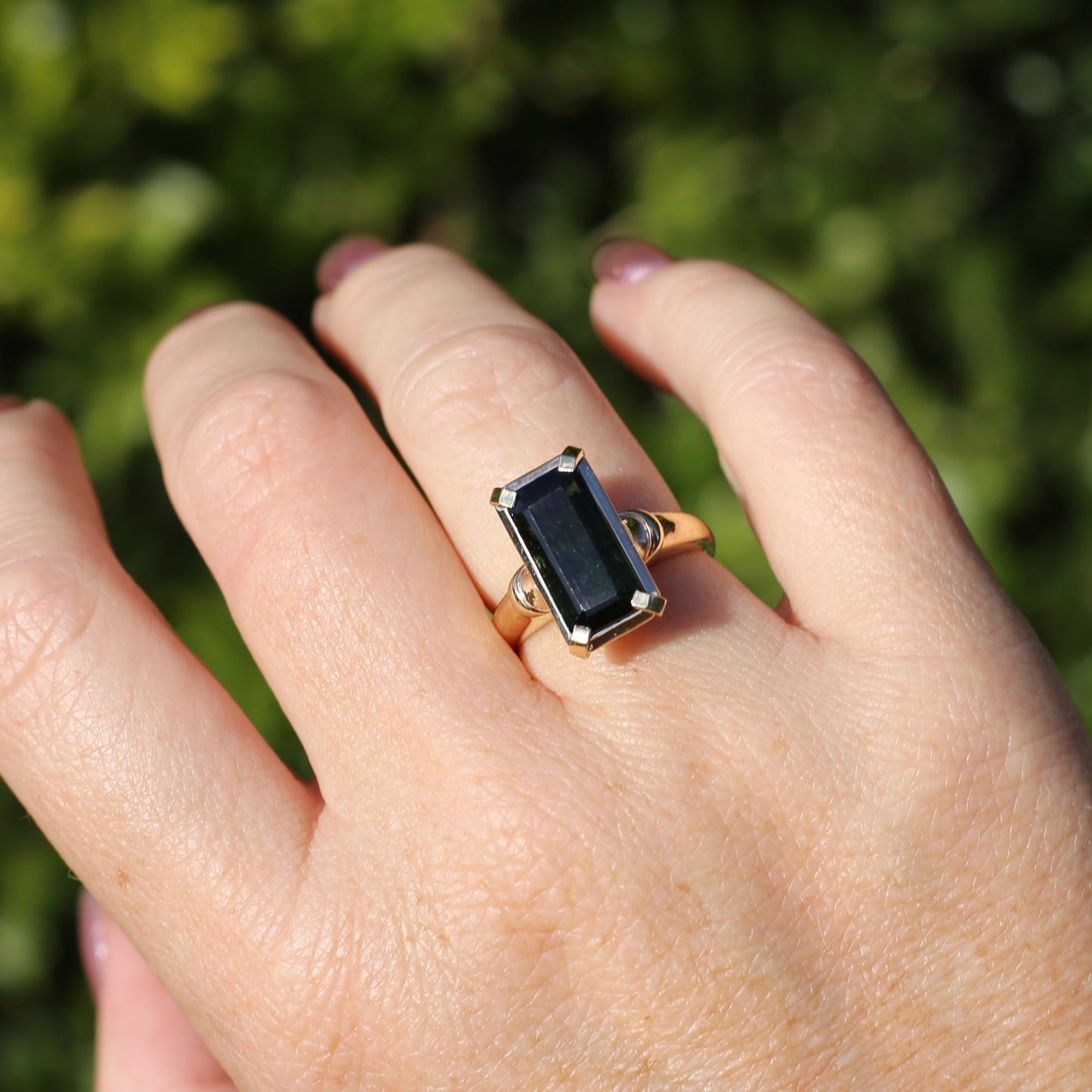 3.97ct Natural Green Tourmaline in Chunky 9ct Gold Ring, 9ct Yellow Gold, size P or just over 7.5