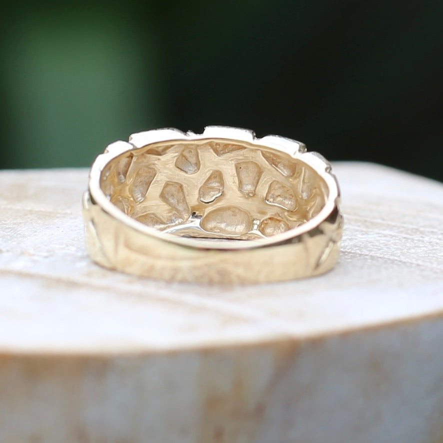 Mid Century Inspired Cobblestone and Diamond Ring, 9ct yellow gold, size R or just bigger than 8.5