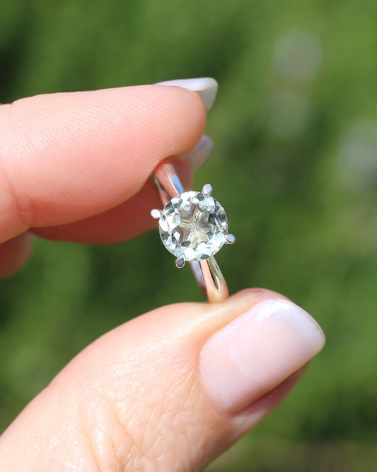 1.7ct Prasiolite Solitaire, Sterling Silver, size N or just over 6.5, 2.1g