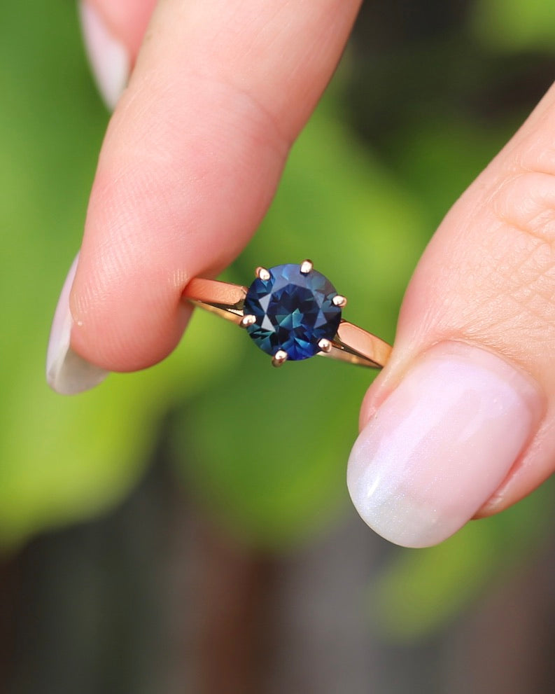 Vintage 2.44ct Blue Parti Ring, 14ct Yellow Gold, size O or 7.25, 2.49g with valuation