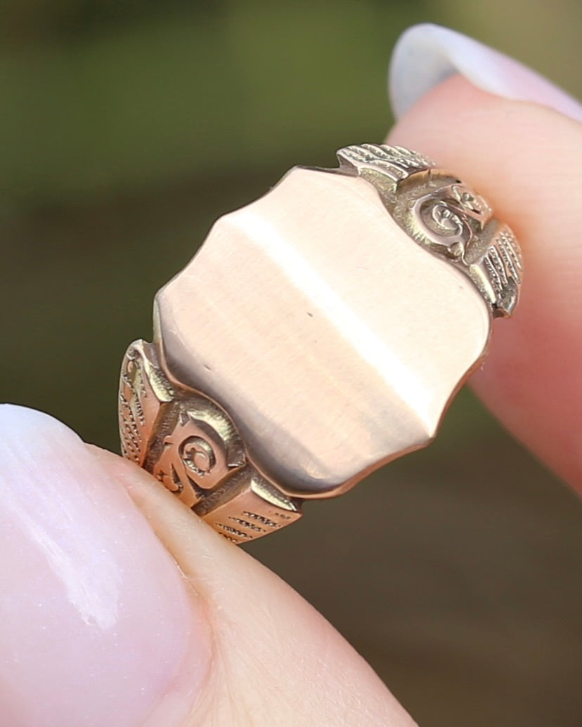 Antique 1918 Signet Ring with Carved Shoudlers, 9ct Old Rose Gold, size Q or 8 - fits more like O1/2 - P or 7.5 based on width, 4.29g