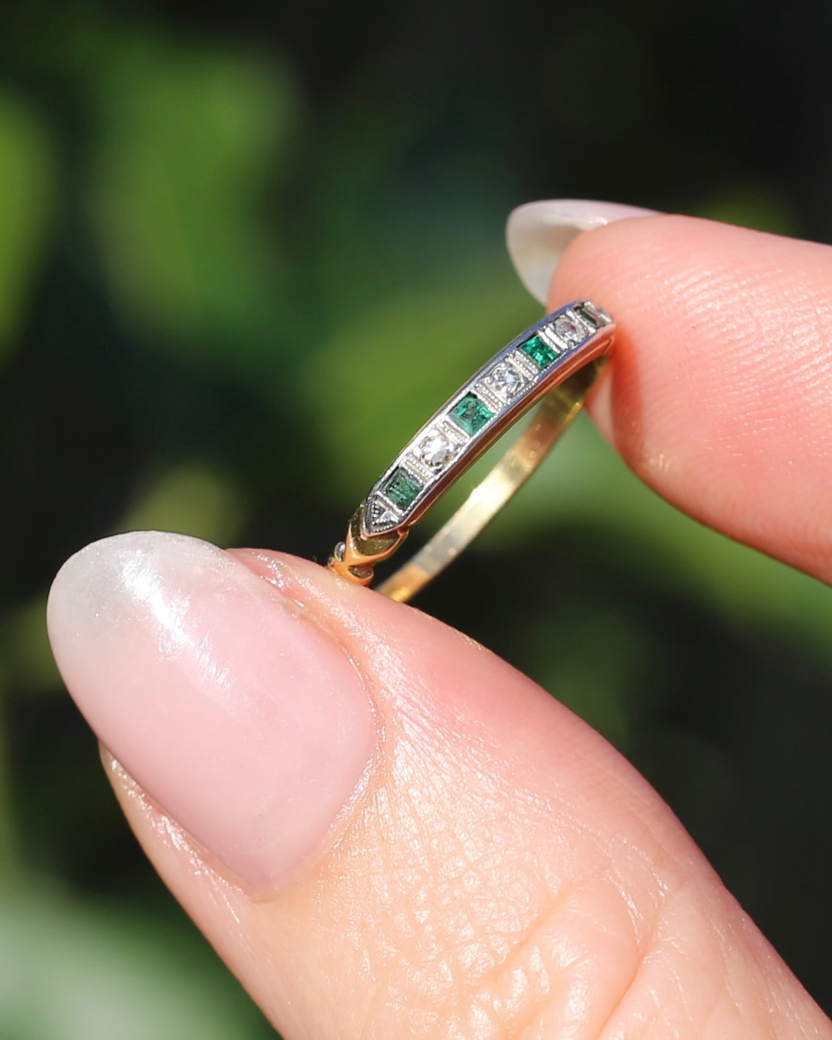 Circa 1930s Natural Emerald & Single Cut Diamond 18ct & Platinum 7 Stone Stacker, size O or 7.25, 2.05g