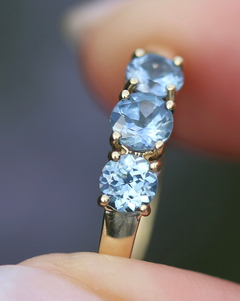 1.5ct Pale Cornflower Blue Parti Trilogy, Claw Set 9ct Yellow Gold, size Q or 8.25, 2.17g