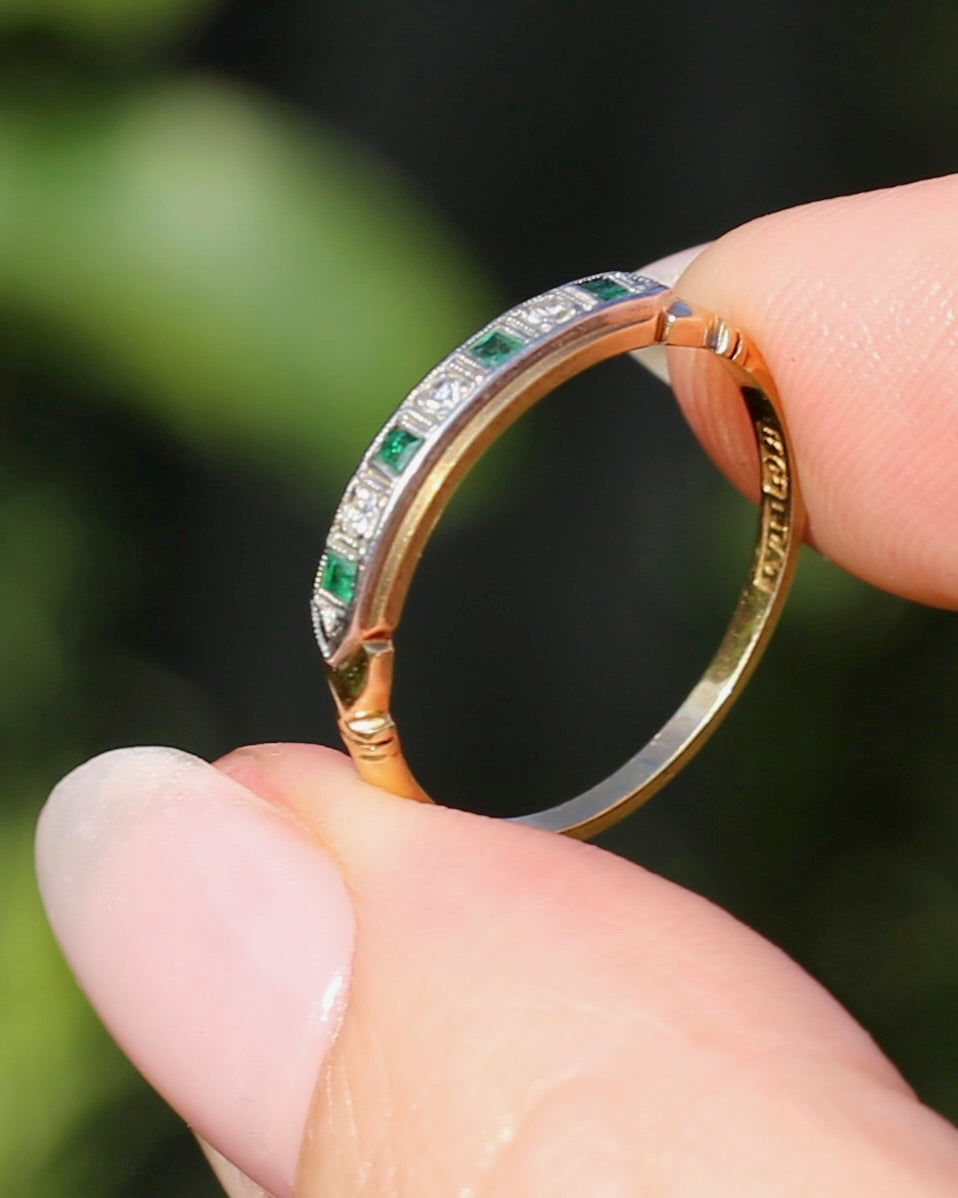 Circa 1930s Natural Emerald & Single Cut Diamond 18ct & Platinum 7 Stone Stacker, size O or 7.25, 2.05g