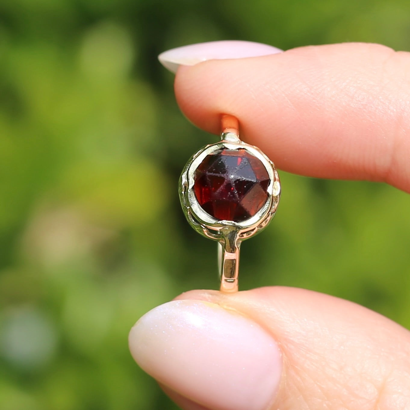 1931 Dutch Rose Cut Garnet, 583 Yellow & Rosey Gold, size 8 or nearly Q