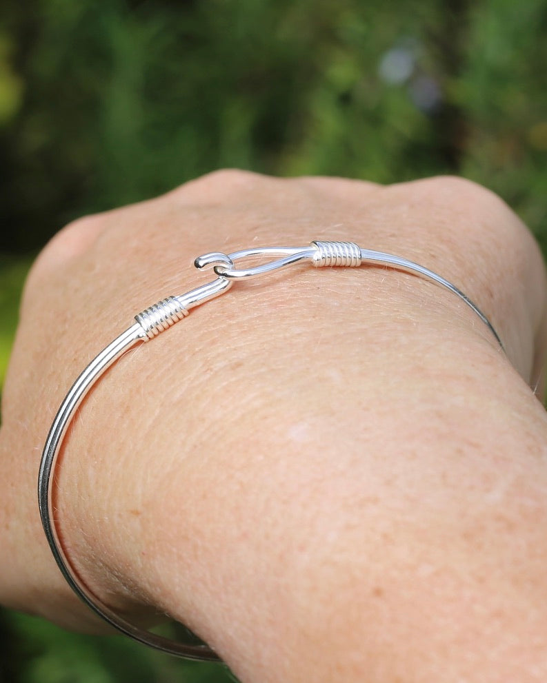 Silver Knot Link Double Wire Hook Bangle, Sterling Silver, 8.13g