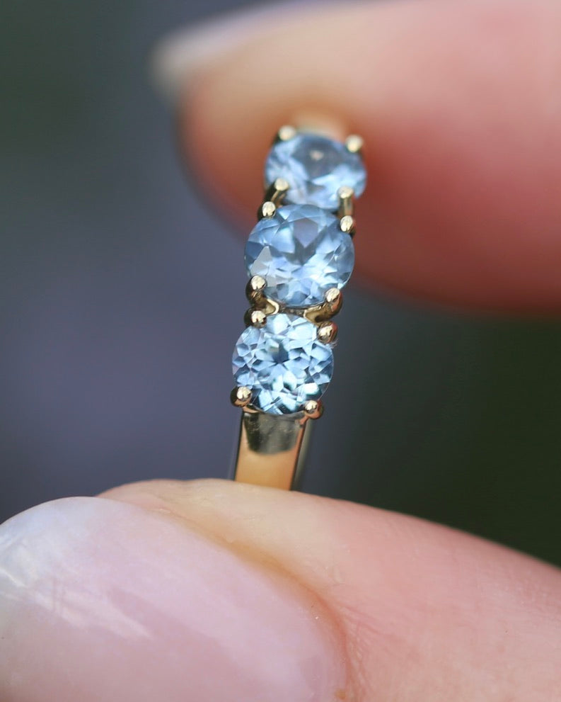 1.5ct Pale Cornflower Blue Parti Trilogy, Claw Set 9ct Yellow Gold, size Q or 8.25, 2.17g