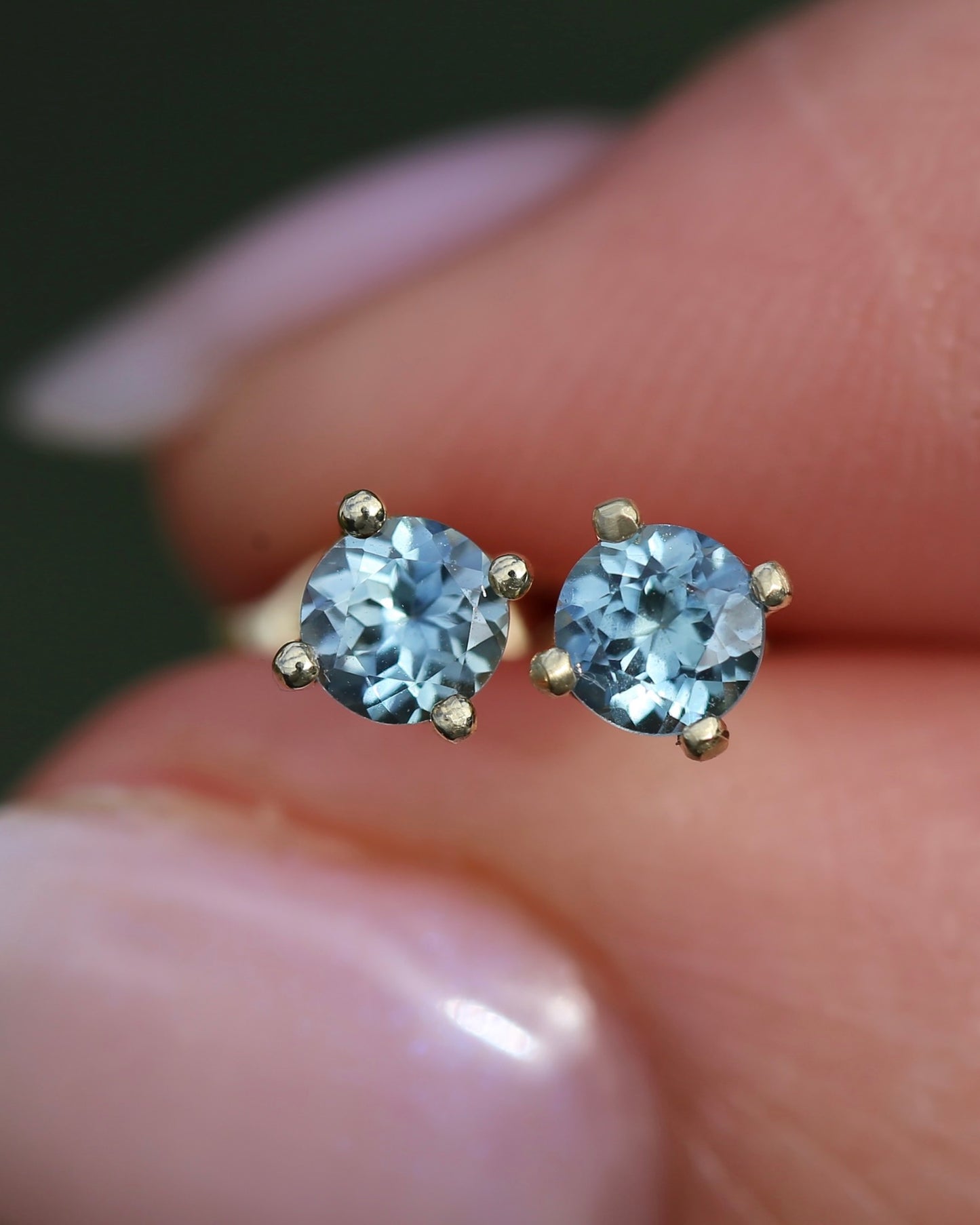0.8ct Pale Blue Parti Sapphire Studs, 9ct Yellow Gold, 0.76g