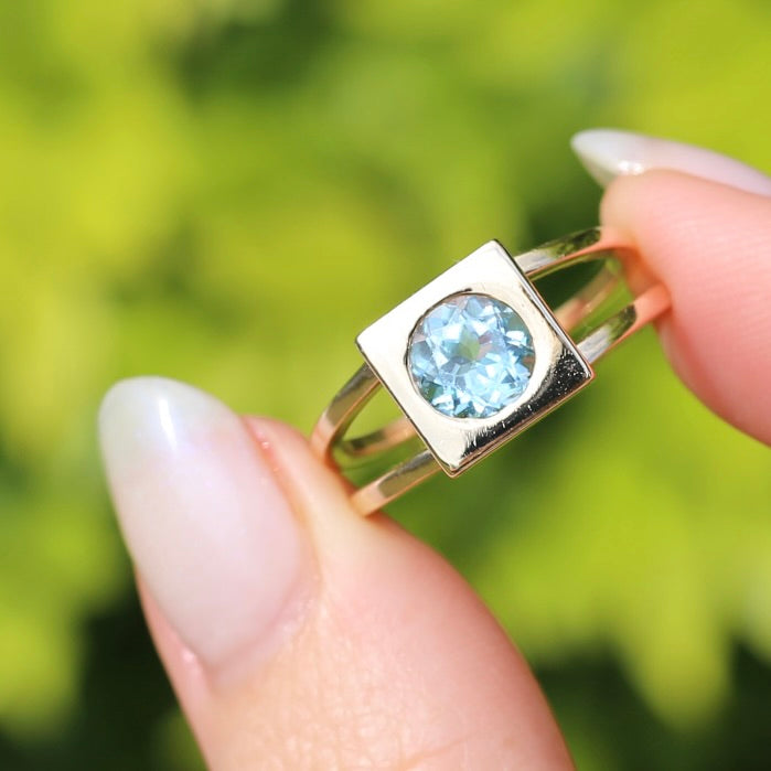 Bezel Set Square Face Blue Zircon Ring on Split Band, 9ct Yellow Gold, fits like size R or 8.5